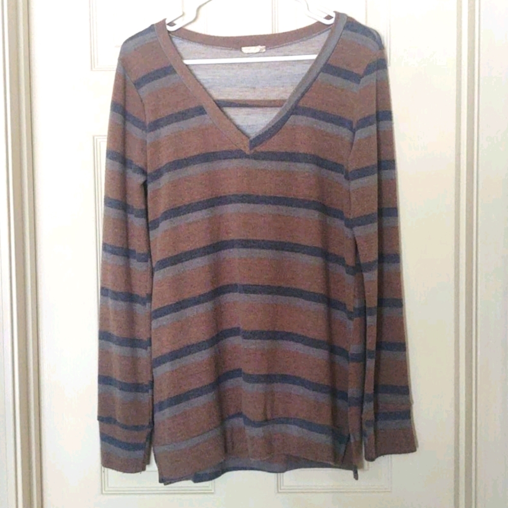 143 Story V-Neck Keyhole Sweater
